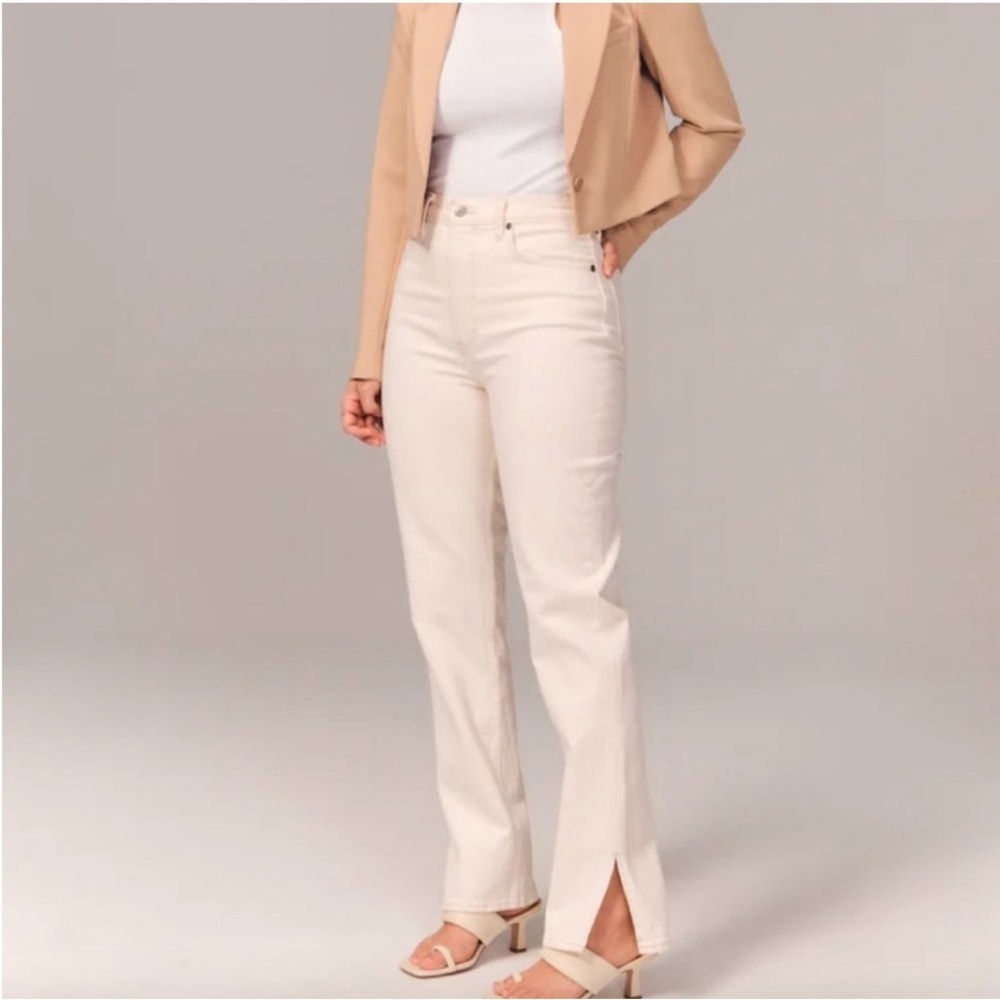Abercrombie & Fitch The 90s Straight Ultra High Rise Size 27 4 Split Hem Cream